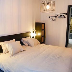 Chambre Avec Sdb Incroyable En Plein Centre-Ville Dinant